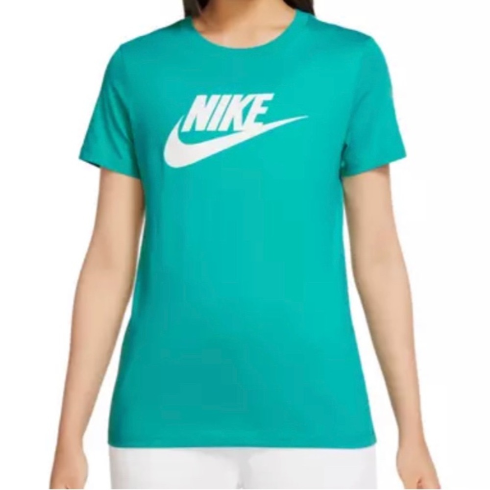 NIKE TSHIRT WOMEN MEDIUM